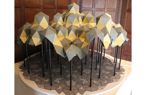 Robert Lang, Pentasia, 2014, 500 squares of paper. Photo courtesy of the artist.