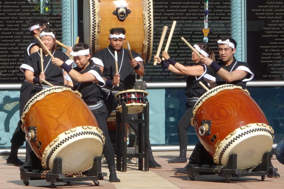 Taiko drummers performing